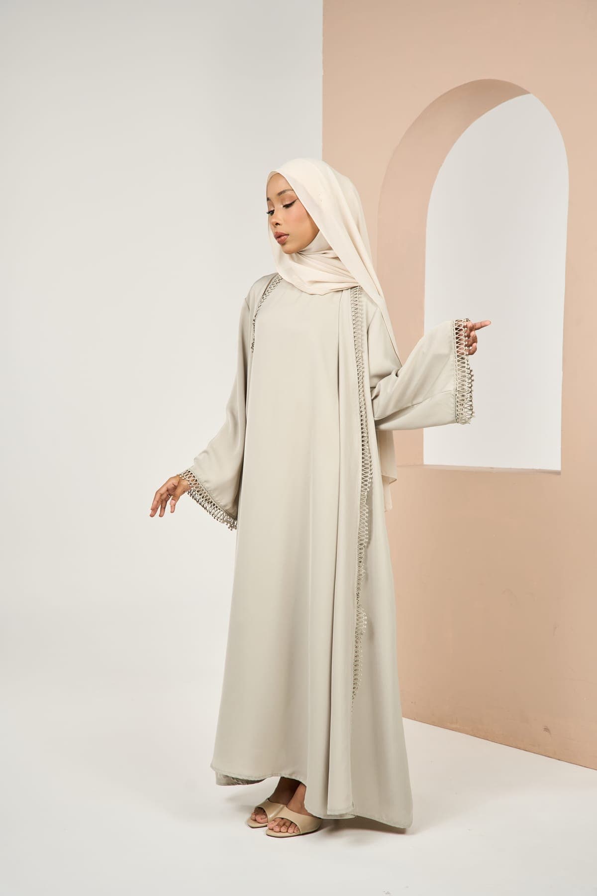 Torexia Sand abaya detail